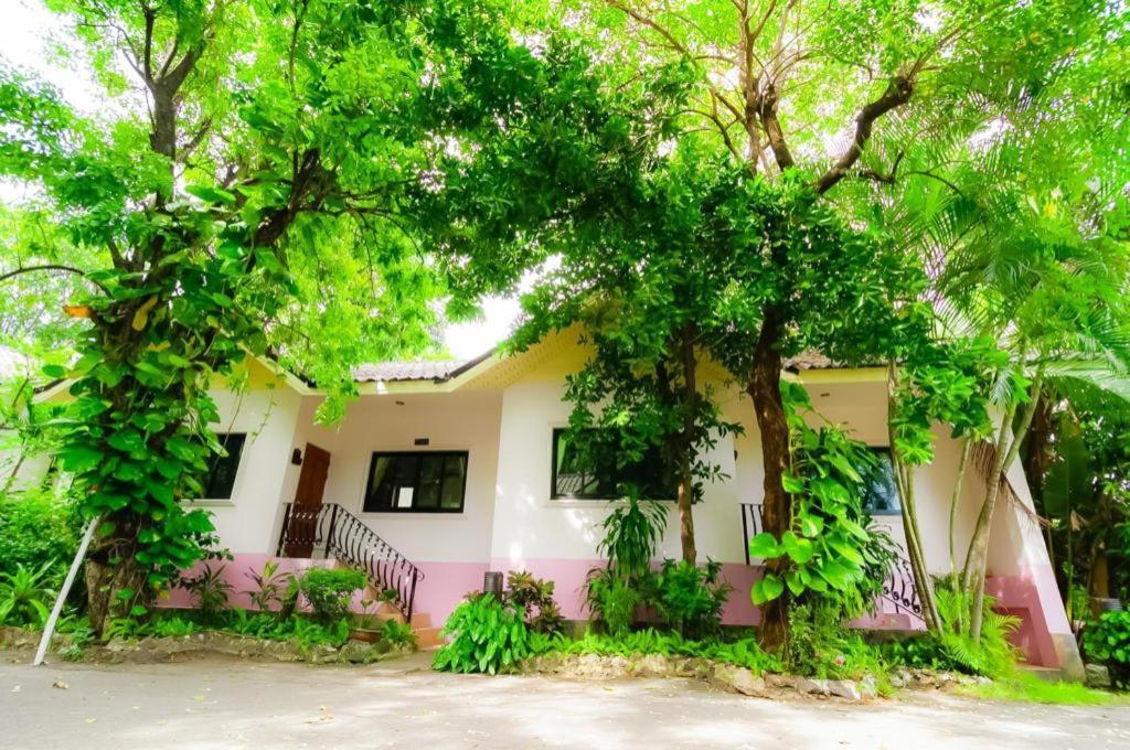Chayada Garden House And Resort Nakhon Ratchasima Exterior photo